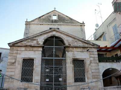 Fino al 1822 a dare il nome alla piazza era per� la chiesa di Santa Maria del Suffragio, edificata tra il 1639 e il 1766